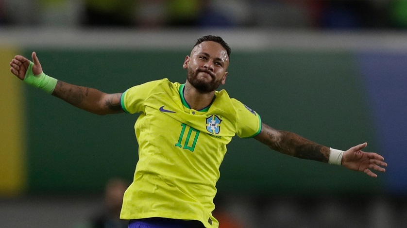 Neymar získává rekordní dres Brazilského FA se 79 góly